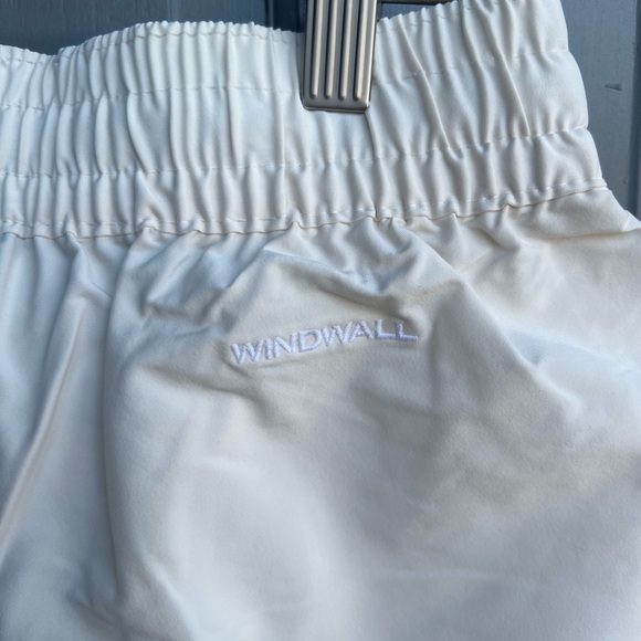 NWT The North Face Women’s TNF easy wind shorts in white dune size xs - Picture 8 of 10